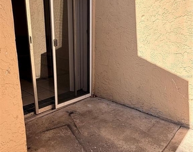 1275 Woodman Way - Photo Thumbnail 9