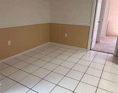 1275 Woodman Way - Photo Thumbnail 4