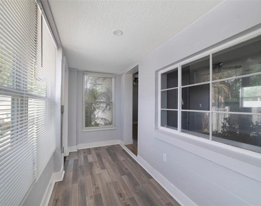 4521 Edgewater Drive - Photo Thumbnail 3
