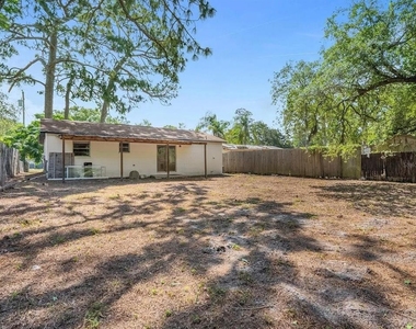 15115 Omaha Street - Photo Thumbnail 16