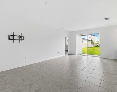 4848 Shady Pines Drive - Photo Thumbnail 10