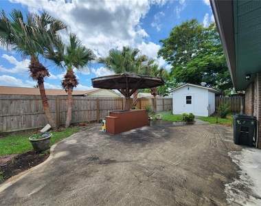 5820 Alstrum Drive - Photo Thumbnail 2