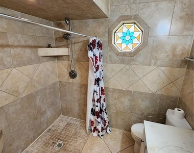 5820 Alstrum Drive - Photo Thumbnail 10