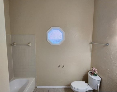 5820 Alstrum Drive - Photo Thumbnail 8