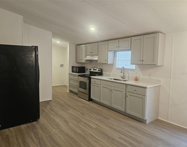 6519 Ne 23rd Avenue - Photo Thumbnail 8