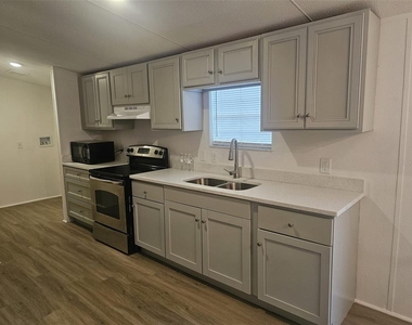 6519 Ne 23rd Avenue - Photo Thumbnail 7