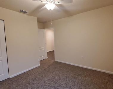 44 Barrington Drive - Photo Thumbnail 16