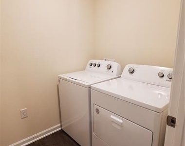 44 Barrington Drive - Photo Thumbnail 14