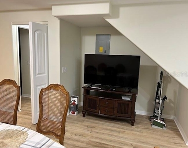 100 Palm Harbor Parkway - Photo Thumbnail 3