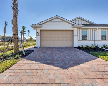 111 Ibiza Loop - Photo Thumbnail 1