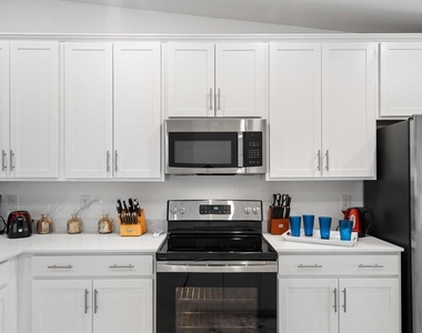 12390 Wellen Golf Street - Photo Thumbnail 25
