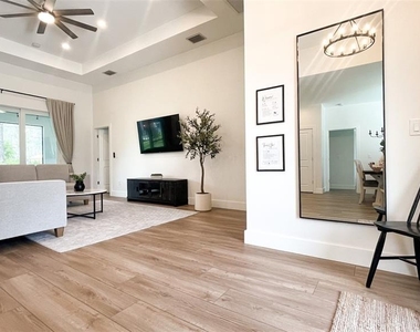 3399 La Goy Street - Photo Thumbnail 5