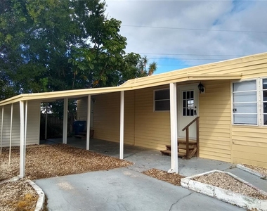 205 52nd Avenue Drive W - Photo Thumbnail 5