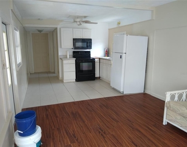 205 52nd Avenue Drive W - Photo Thumbnail 1