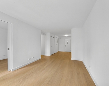 East 39th Street - Photo Thumbnail 5