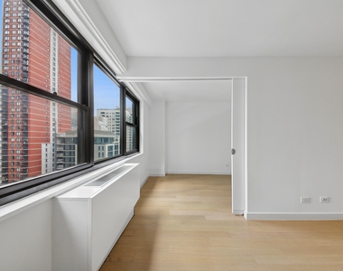 East 39th Street - Photo Thumbnail 2