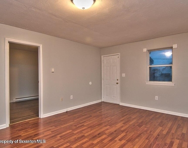 1418 N Main (apt B) Street - Photo Thumbnail 3