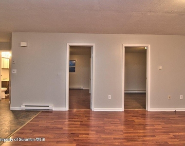 1418 N Main (apt B) Street - Photo Thumbnail 4