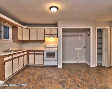 1418 N Main (apt B) Street - Photo Thumbnail 5