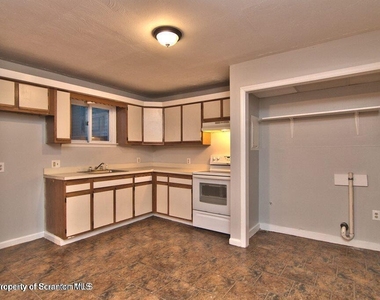 1418 N Main (apt B) Street - Photo Thumbnail 6