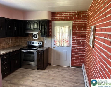 3318 N 3rd Street - Photo Thumbnail 8