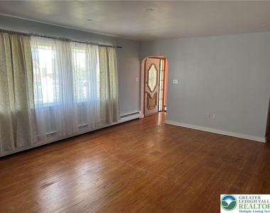 3318 N 3rd Street - Photo Thumbnail 2
