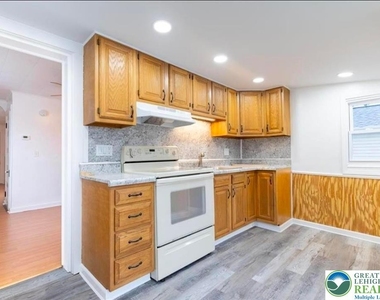 1014 Hoe Street - Photo Thumbnail 5