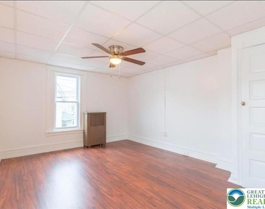1014 Hoe Street - Photo Thumbnail 7