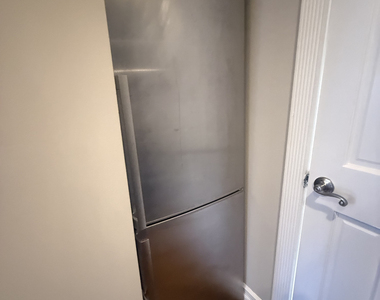 279 East 10th Street - Photo Thumbnail 6