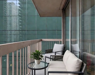 235 East 40th Street - Photo Thumbnail 2