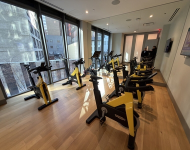 East 44th Street, New York, NY 10017 - Photo Thumbnail 16