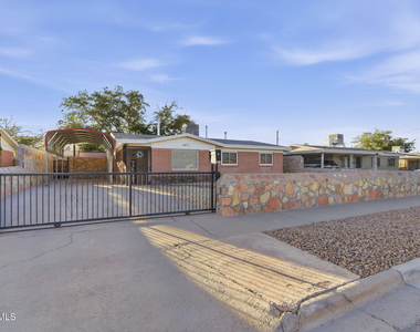 4873 Mcgregor Drive - Photo Thumbnail 5
