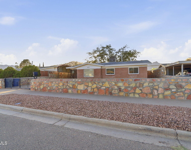 4873 Mcgregor Drive - Photo Thumbnail 6