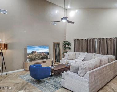 2816 Sammy Cervantes Street - Photo Thumbnail 8