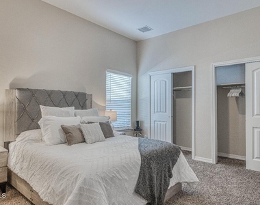 2816 Sammy Cervantes Street - Photo Thumbnail 37