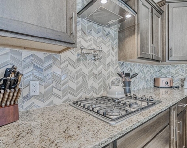 2816 Sammy Cervantes Street - Photo Thumbnail 18