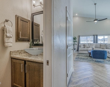 2816 Sammy Cervantes Street - Photo Thumbnail 26