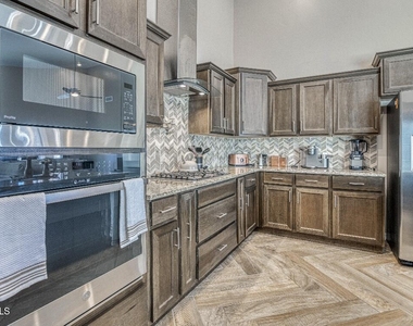 2816 Sammy Cervantes Street - Photo Thumbnail 4