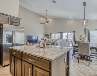 2816 Sammy Cervantes Street - Photo Thumbnail 12