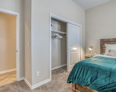 2816 Sammy Cervantes Street - Photo Thumbnail 33