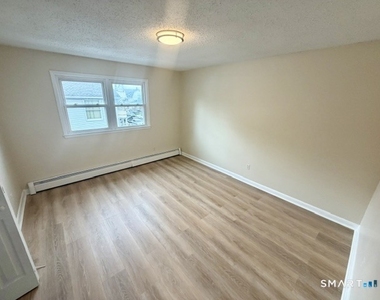 114 Waldorf Avenue - Photo Thumbnail 5