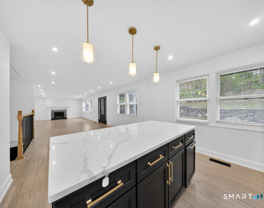 20 Oakridge Road - Photo Thumbnail 2