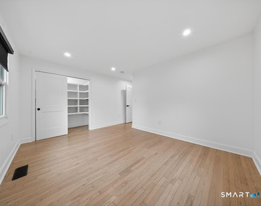 20 Oakridge Road - Photo Thumbnail 18