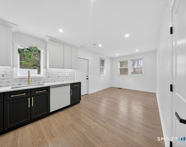 20 Oakridge Road - Photo Thumbnail 3