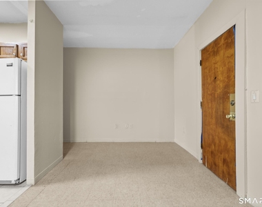 26 Lawrence Street - Photo Thumbnail 5
