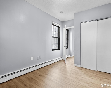 26 Lawrence Street - Photo Thumbnail 6