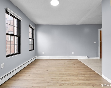 26 Lawrence Street - Photo Thumbnail 7