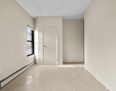 26 Lawrence Street - Photo Thumbnail 9