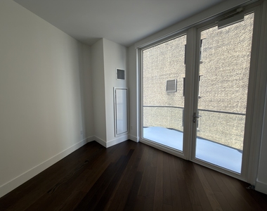 East 44th Street, New York, NY 10017 - Photo Thumbnail 2