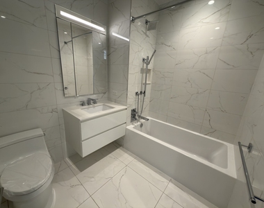 East 44th Street, New York, NY 10017 - Photo Thumbnail 4